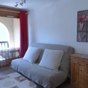 https://queyras.fr-provencehotel.com